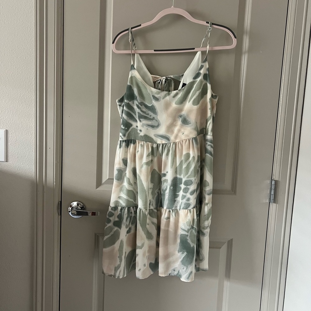 Sage green & Ivory Tie-Detail Dress